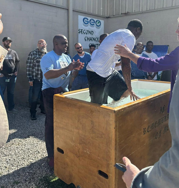 Songwriter Sean Feucht Visits South Bay Correctional and Rehabilitation Facility for a Concert and Baptism